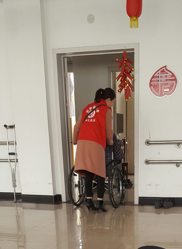 心靈港灣志愿者走進(jìn)頤和源關(guān)愛老人活動021